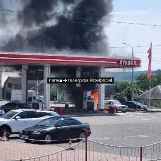 Беспилотник атакует АЗС: Пожар в Белгороде