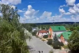 Дрон атакует российского солдата в Грайвороне: Видео инцидента
