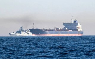 Фрегат «Адмирал Григорович» охраняет российские суда в Ла-Манше